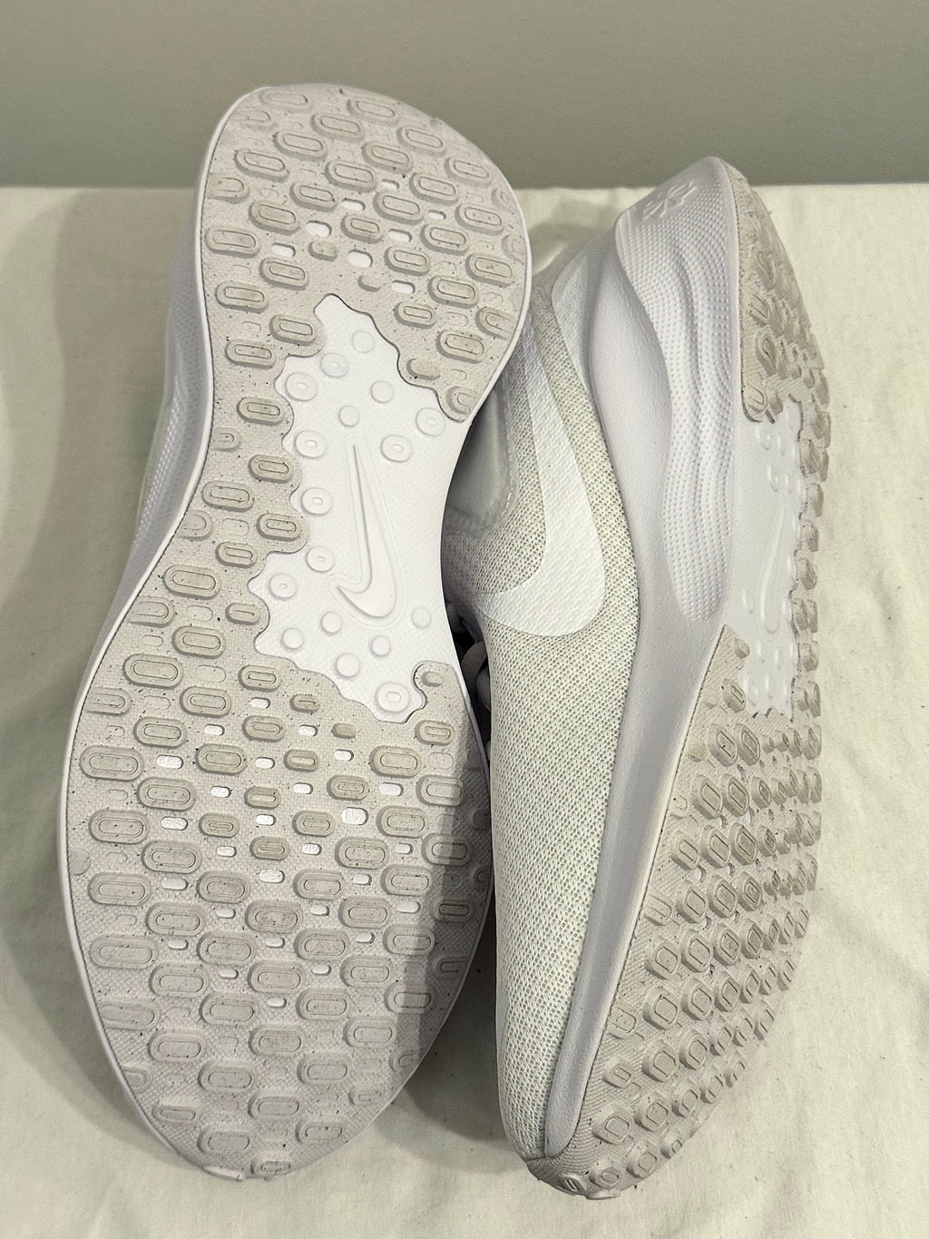 Nike Revolution 7 - White