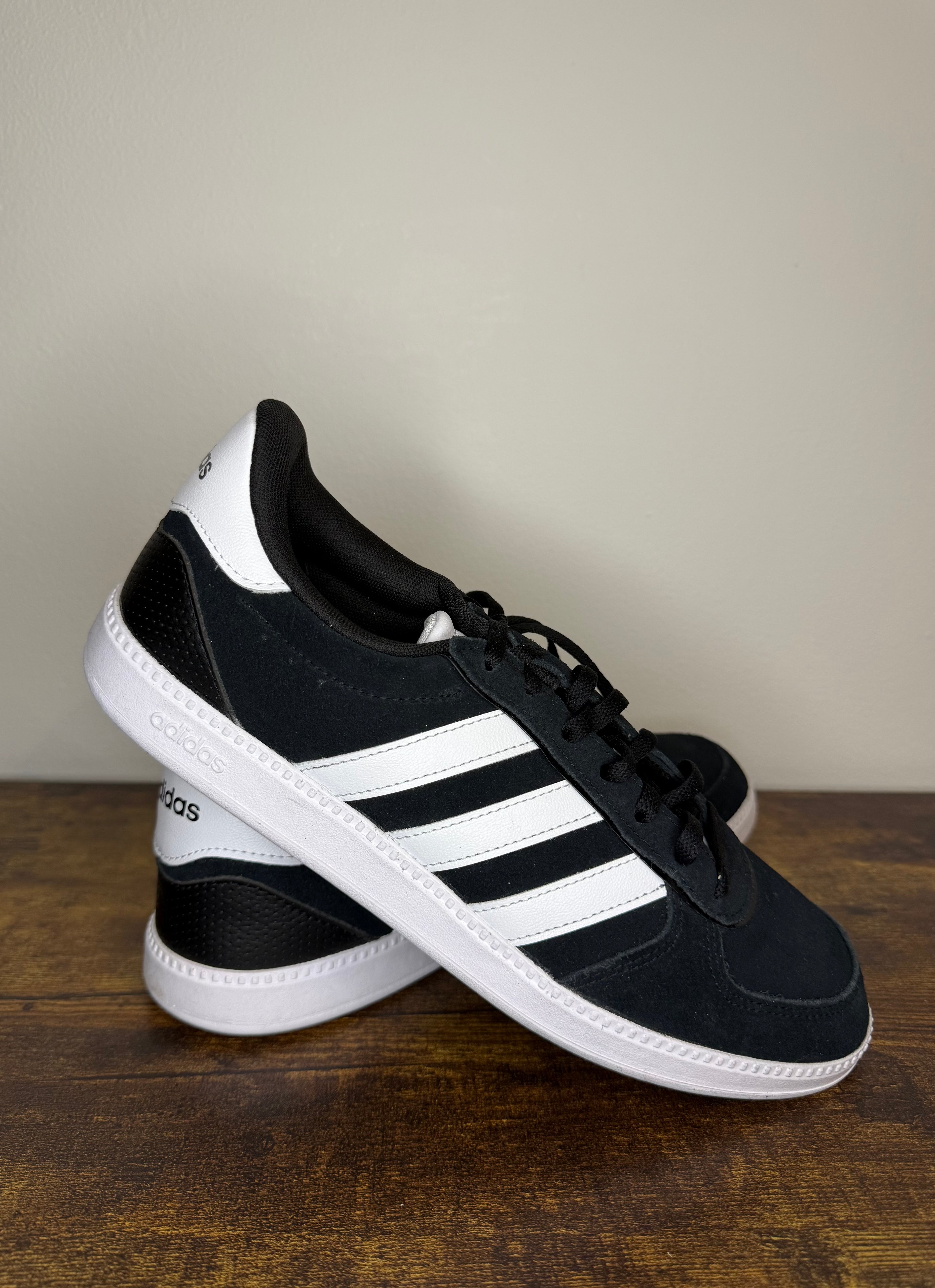 Adidas Breaknet Sleek – Black / White