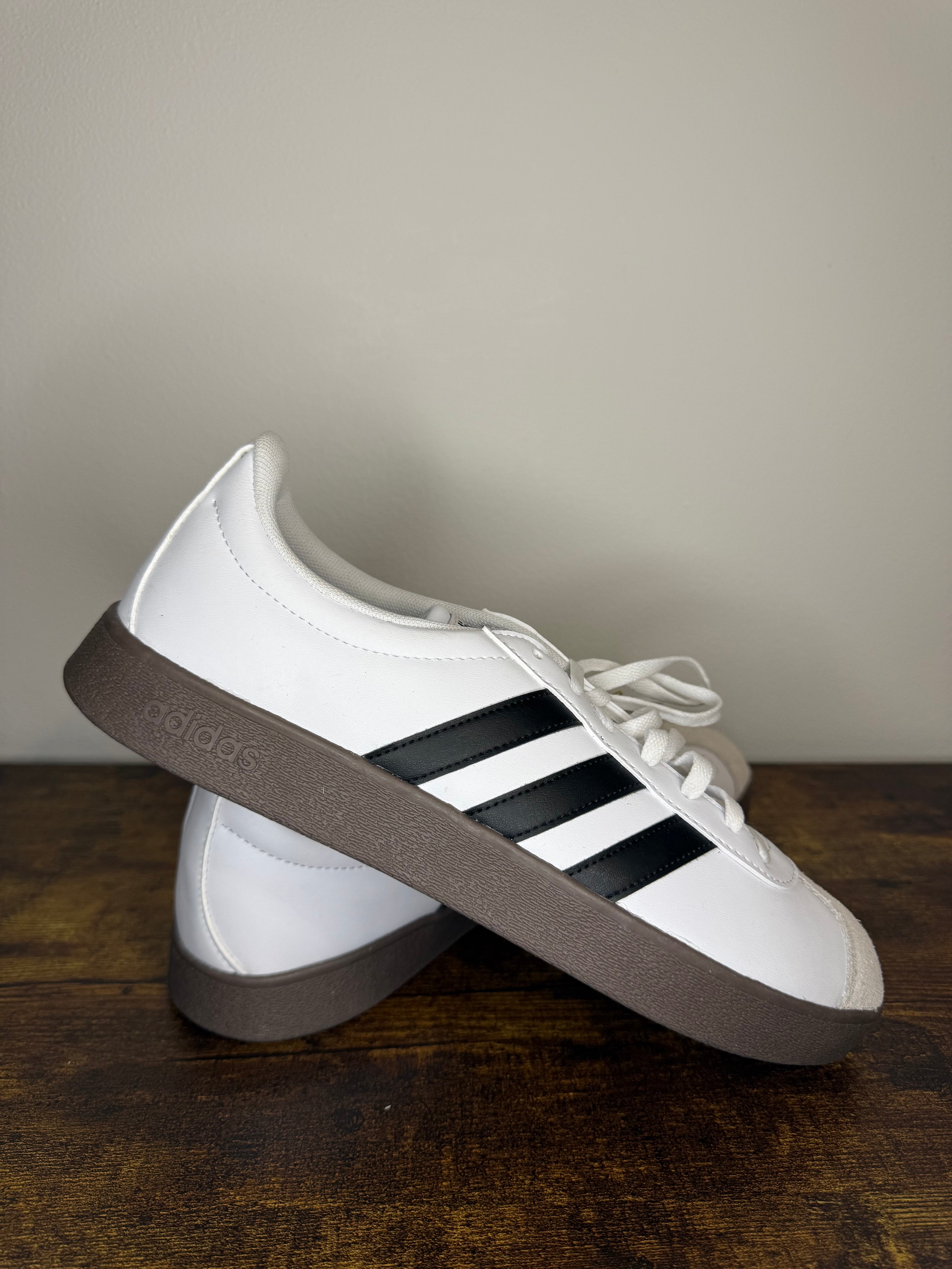Adidas VL Court Base – White / Black / Gum