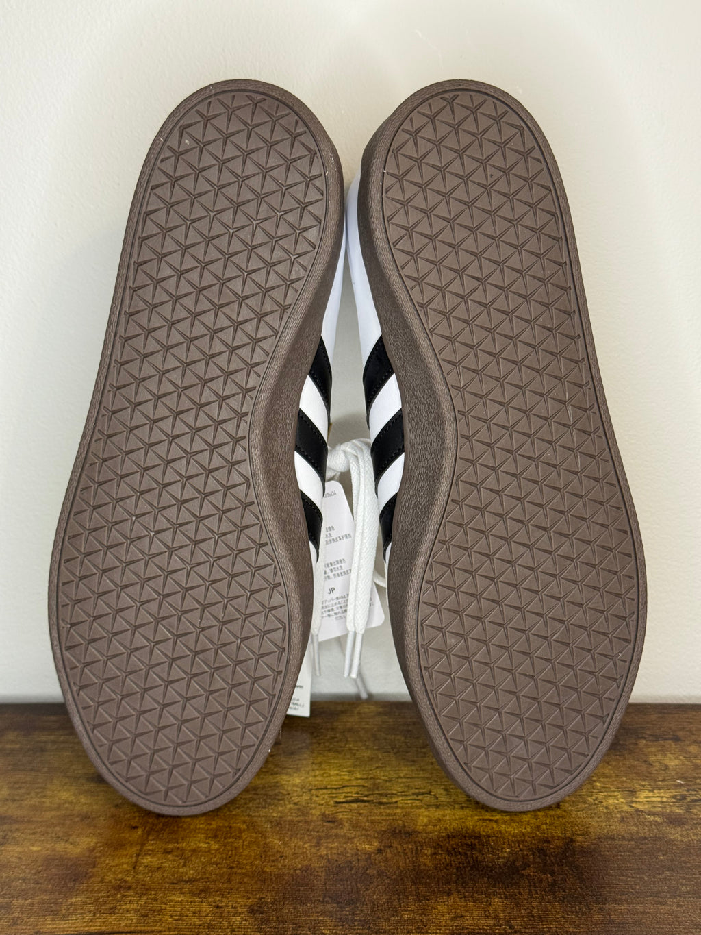 Adidas VL Court Base – White / Black / Gum
