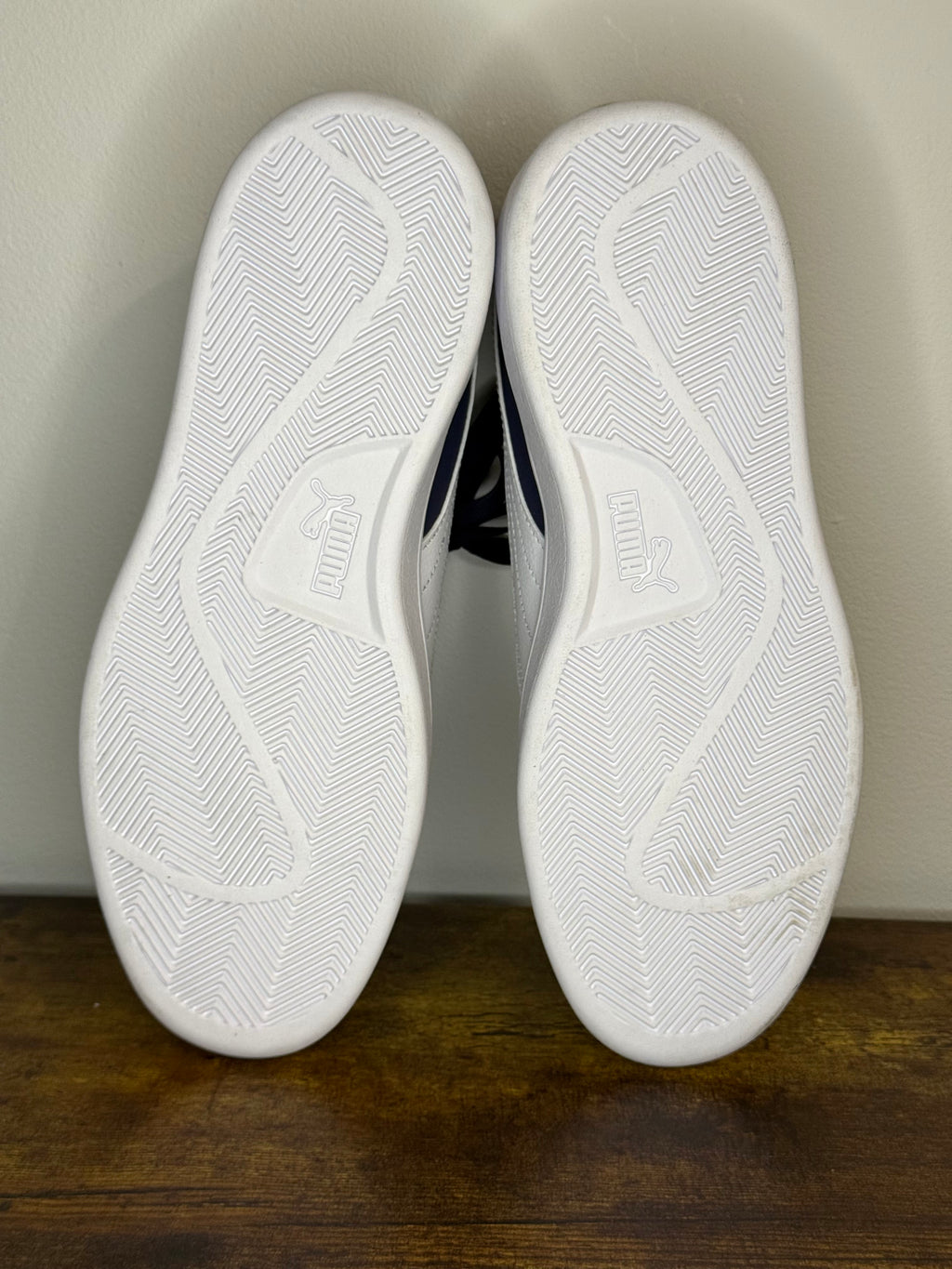 PUMA Smash 3.0 Buck –  Peacoat / White / Gold