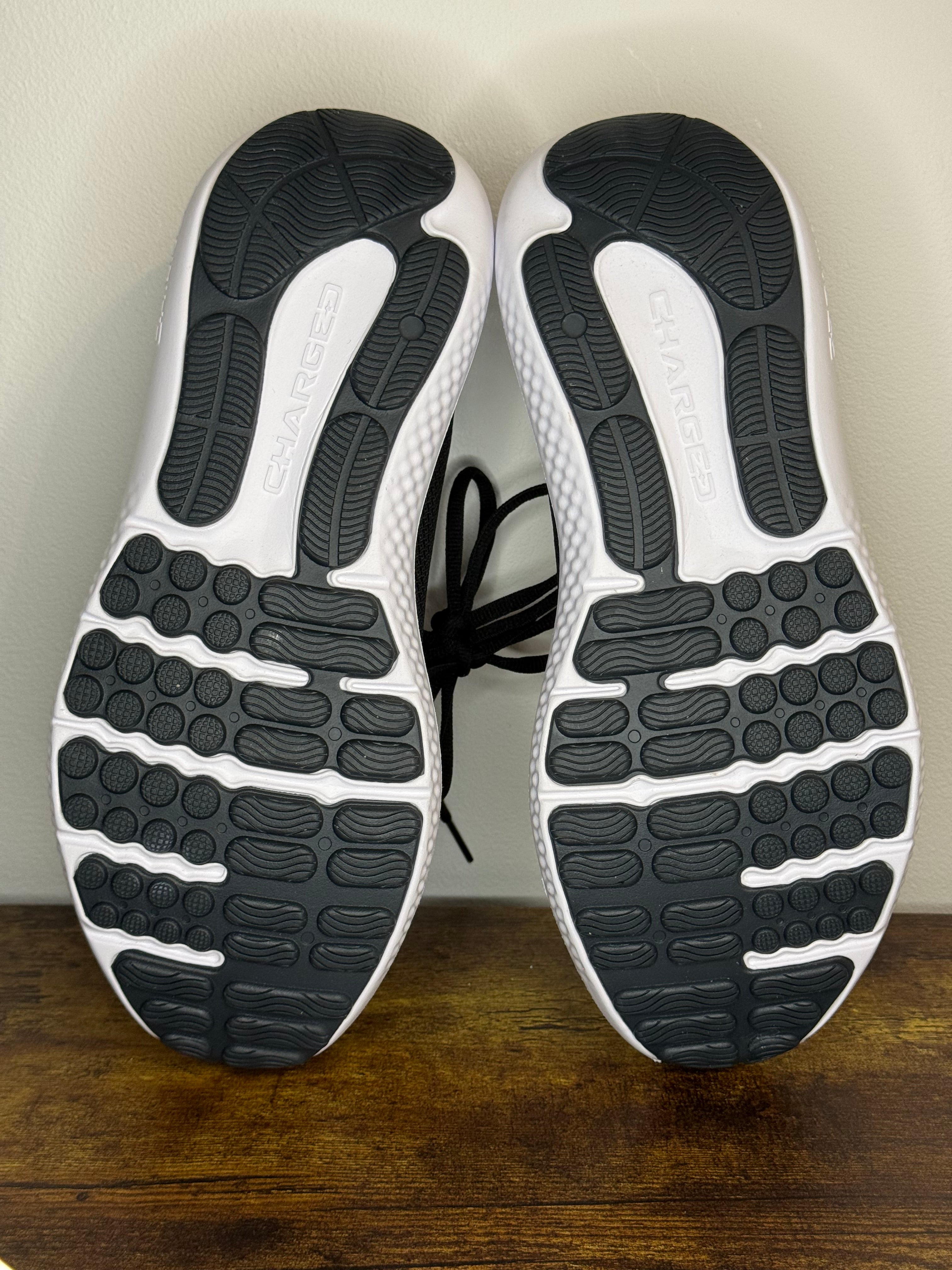 Under Armour UA Surge 4 – Black / White