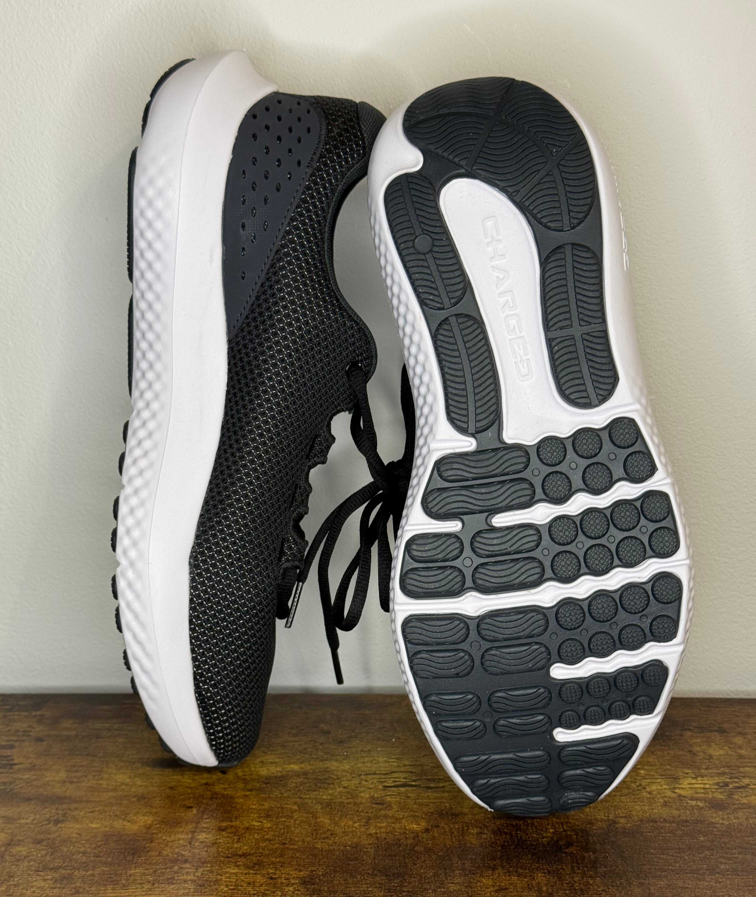 Under Armour UA Surge 4 – Black / White