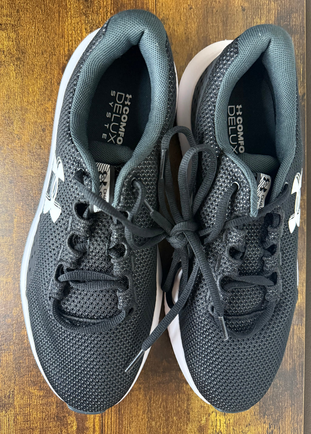Under Armour UA Surge 4 – Black / White
