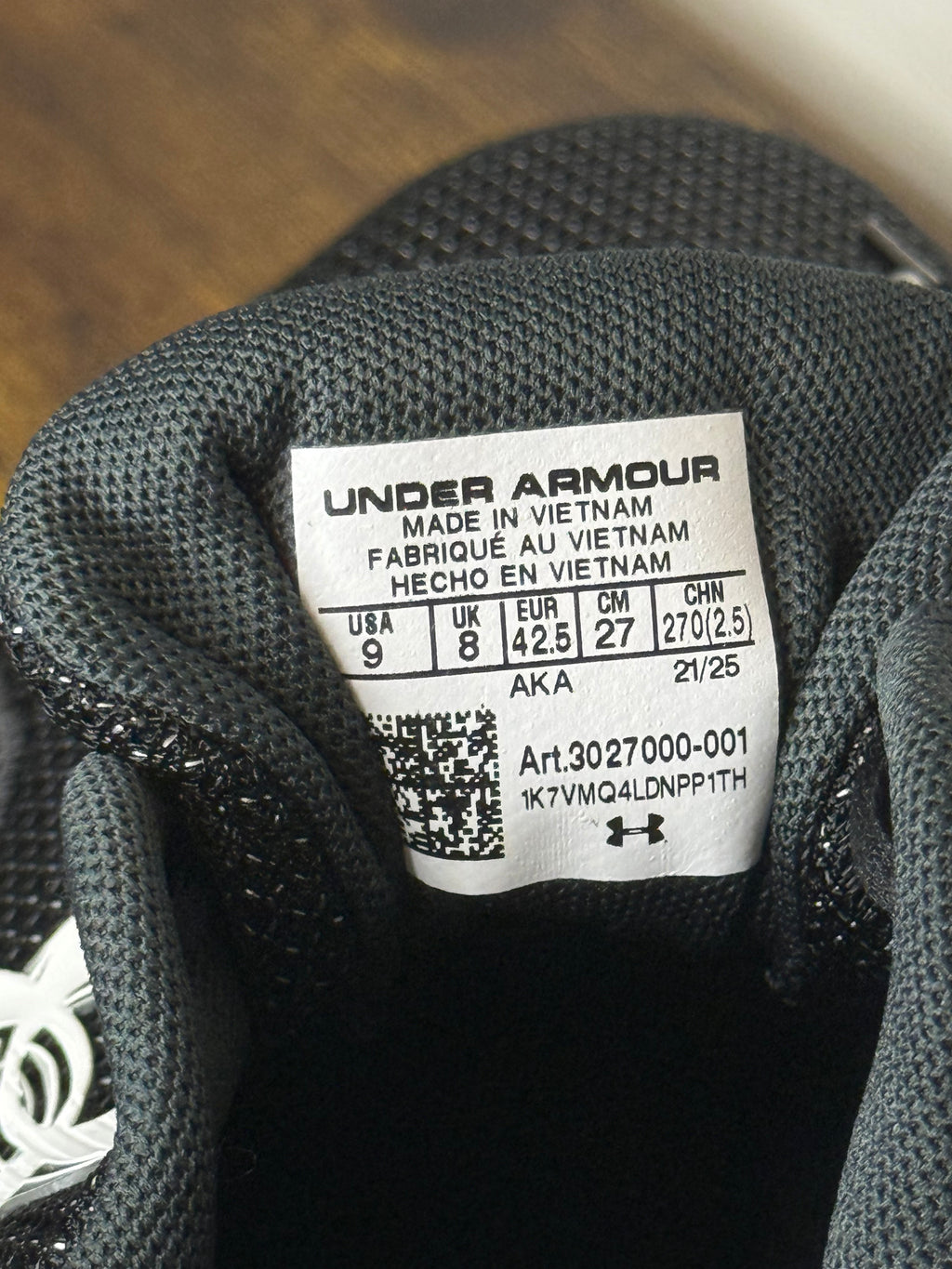 Under Armour UA Surge 4 – Black / White