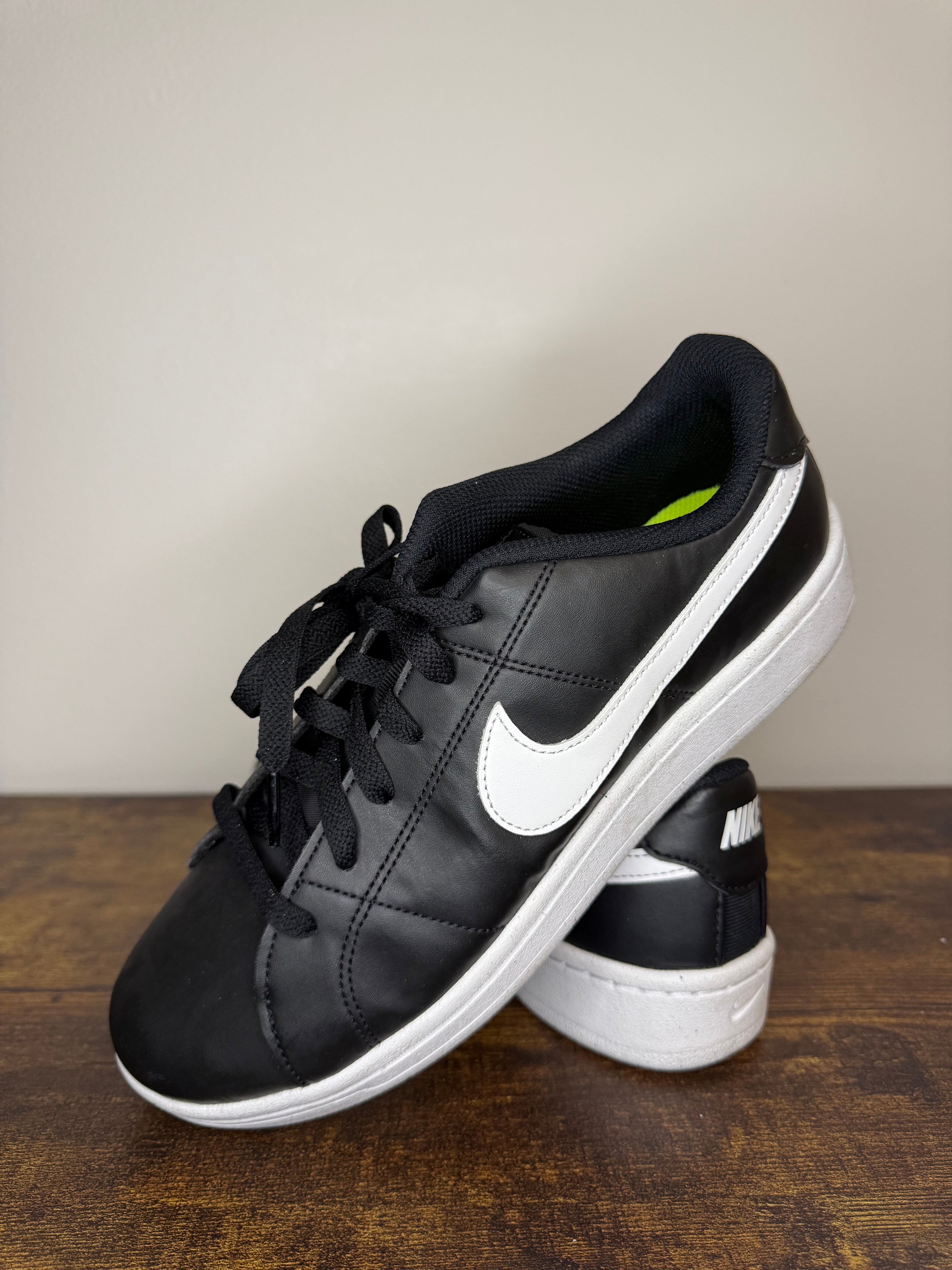 Nike Court Royale 2 – Black / White